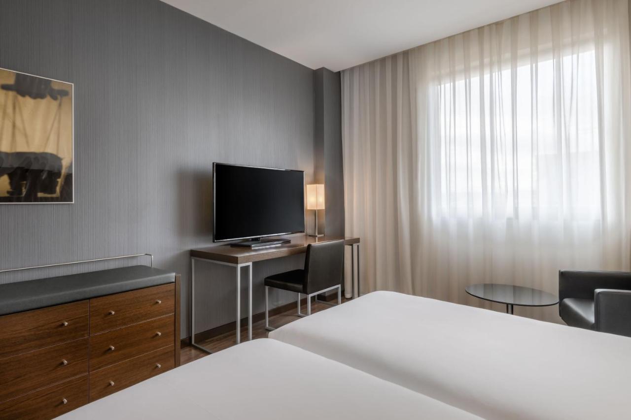 Ac Hotel By Marriott Madrid Airport Coslada Exterior photo