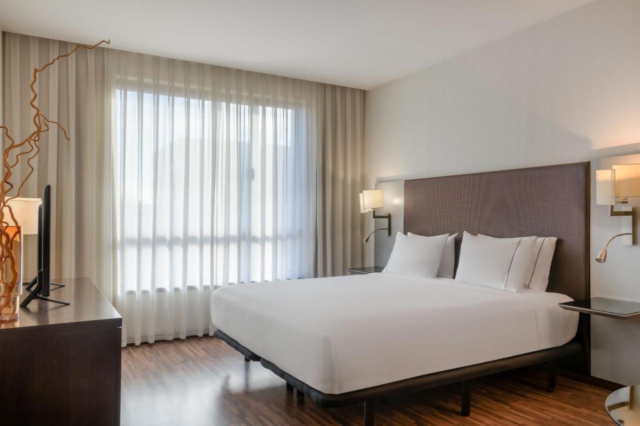 Ac Hotel By Marriott Madrid Airport Coslada Exterior photo
