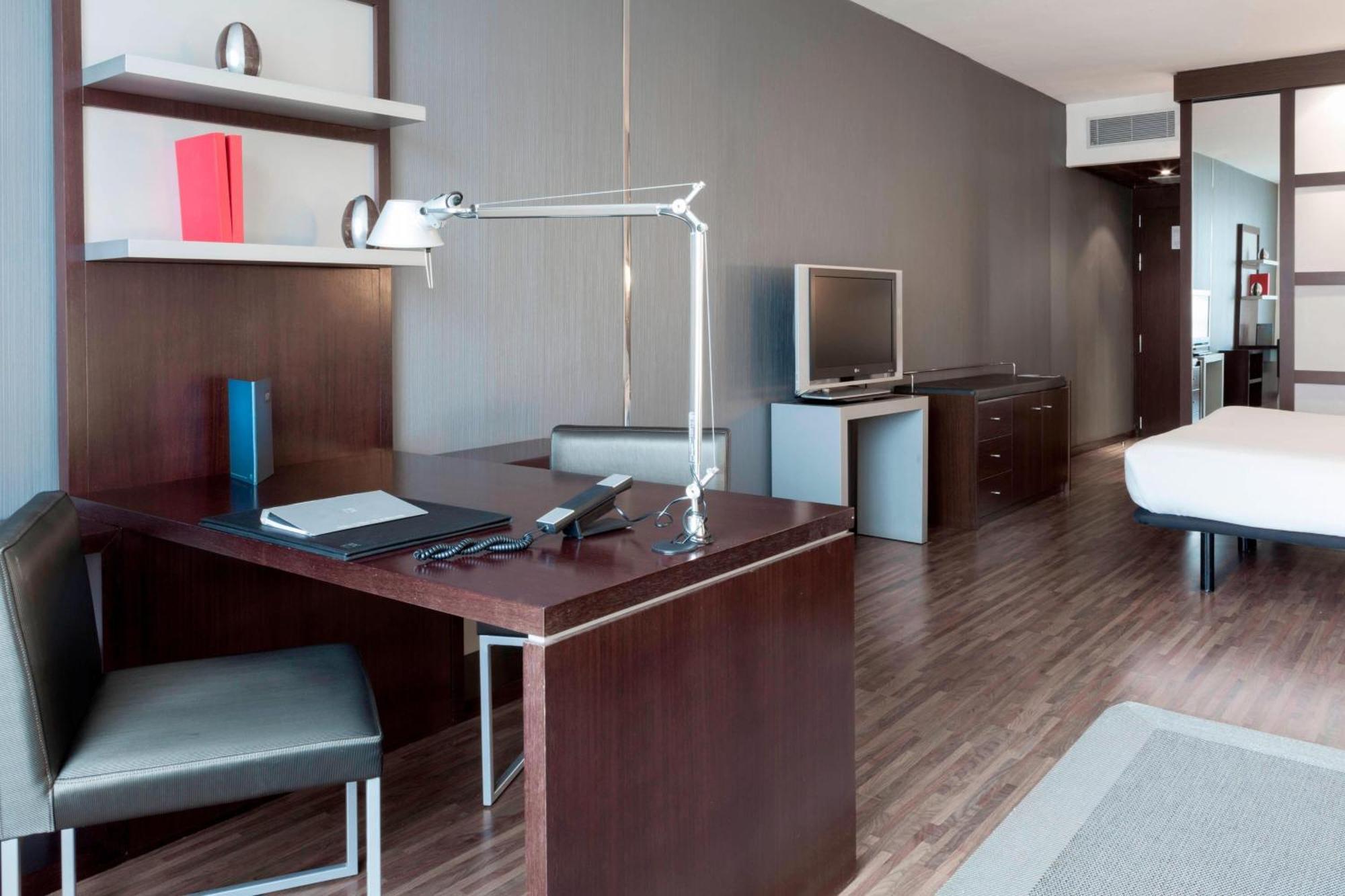 Ac Hotel By Marriott Madrid Airport Coslada Exterior photo