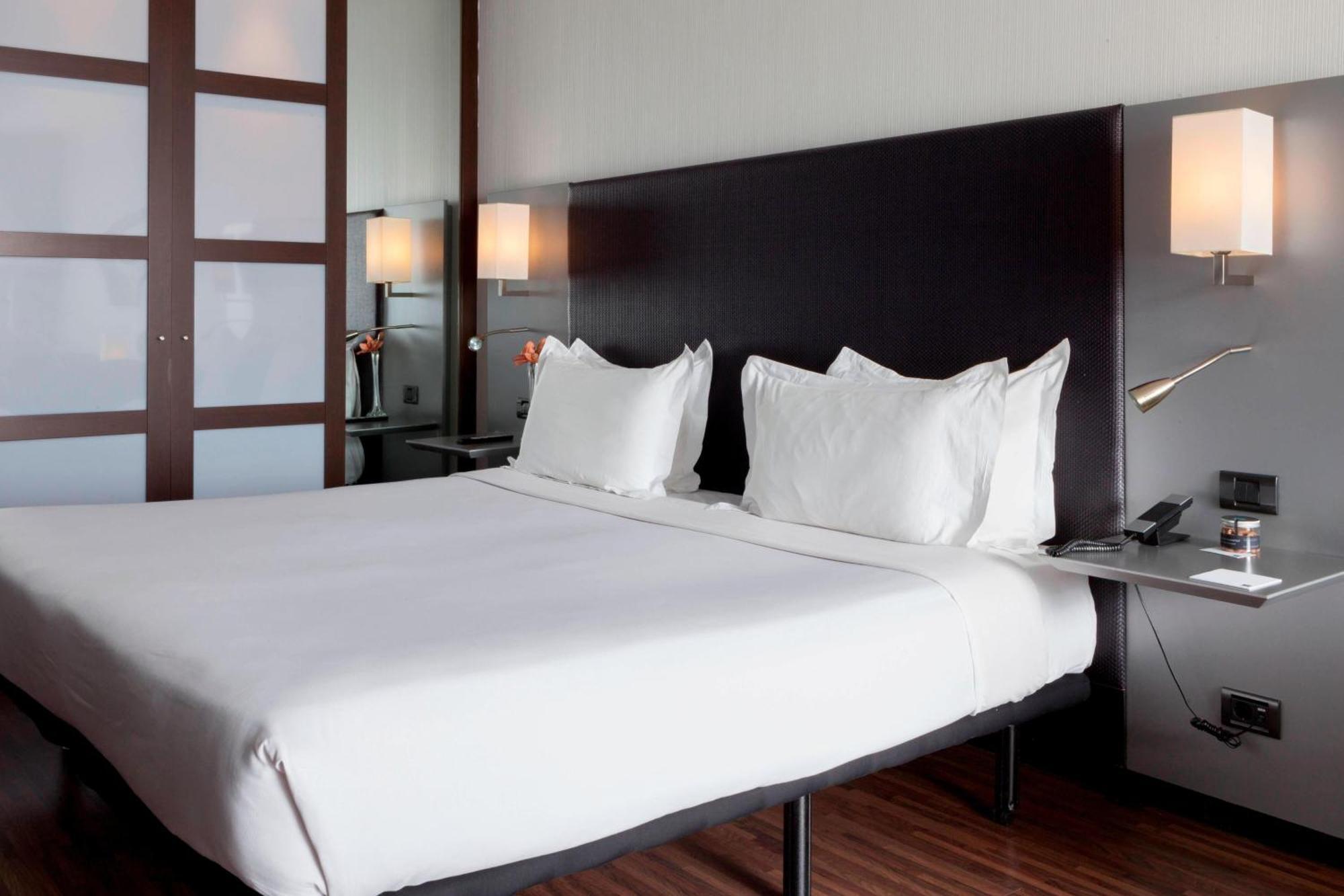 Ac Hotel By Marriott Madrid Airport Coslada Exterior photo