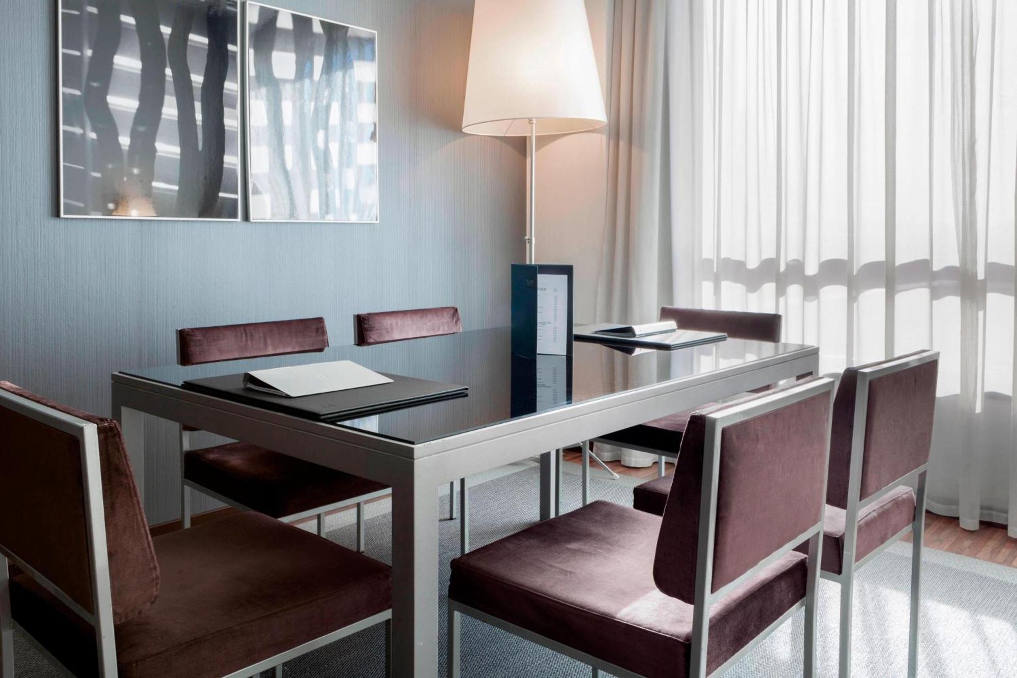 Ac Hotel By Marriott Madrid Airport Coslada Exterior photo