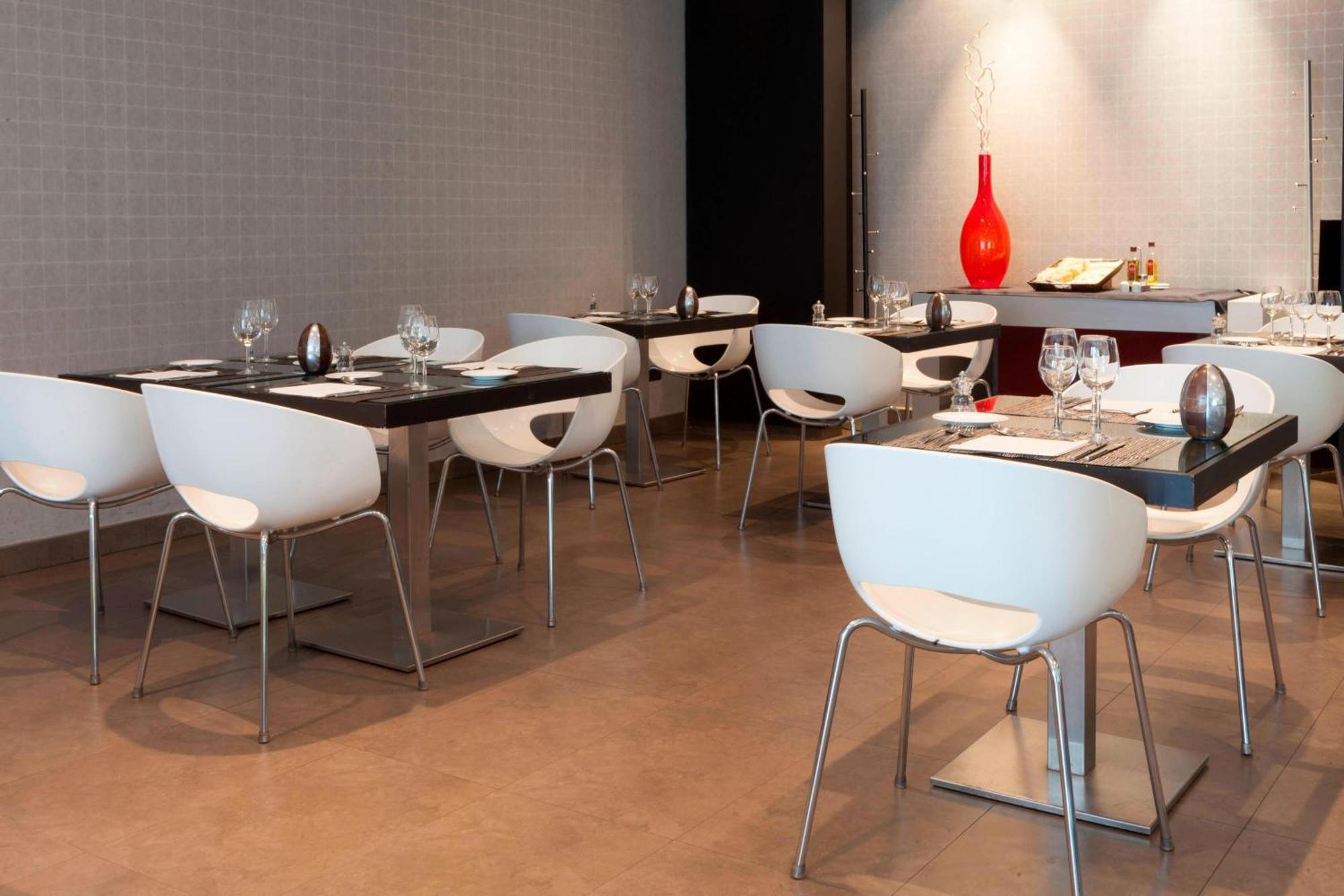 Ac Hotel By Marriott Madrid Airport Coslada Exterior photo