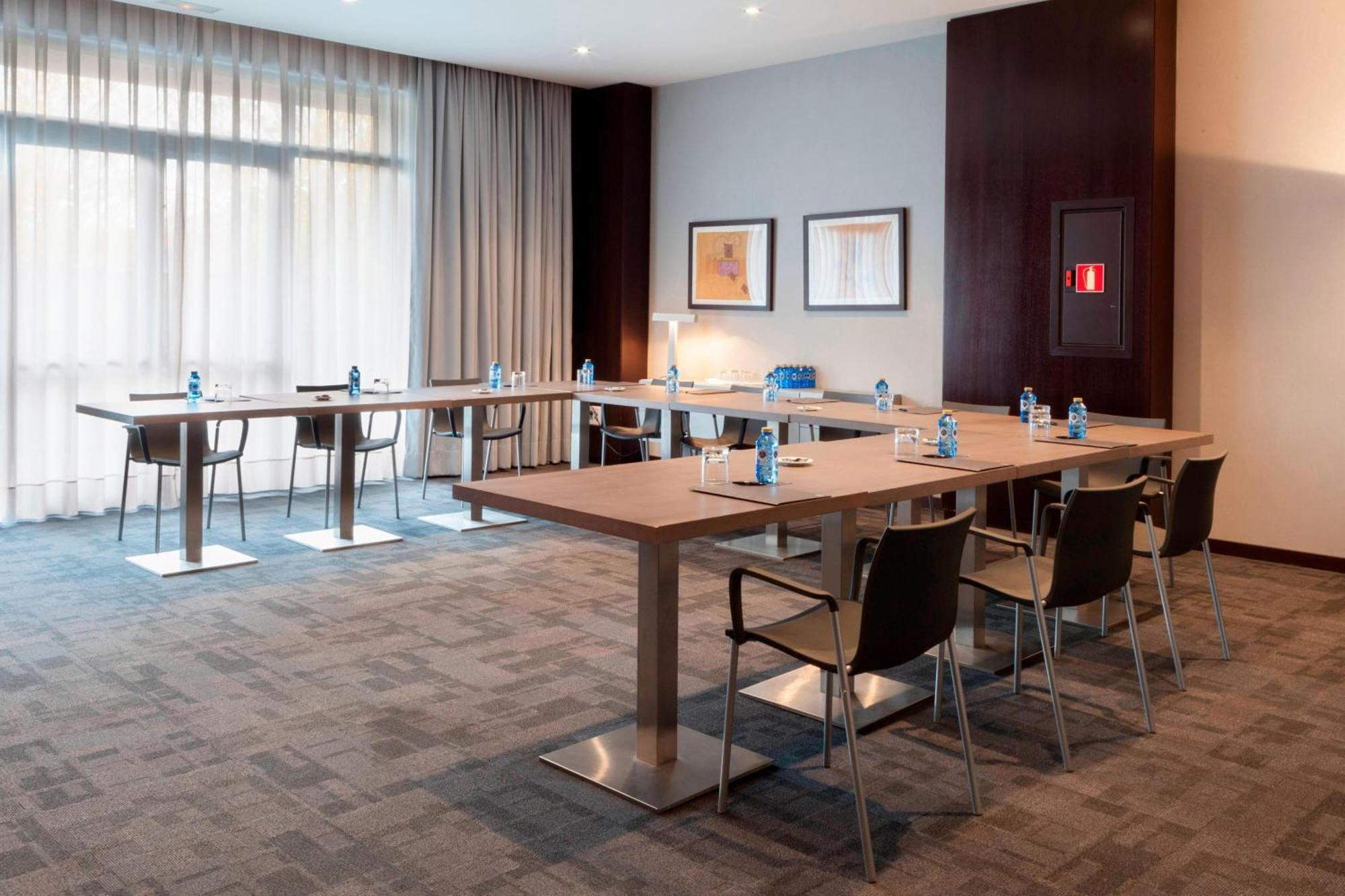 Ac Hotel By Marriott Madrid Airport Coslada Exterior photo